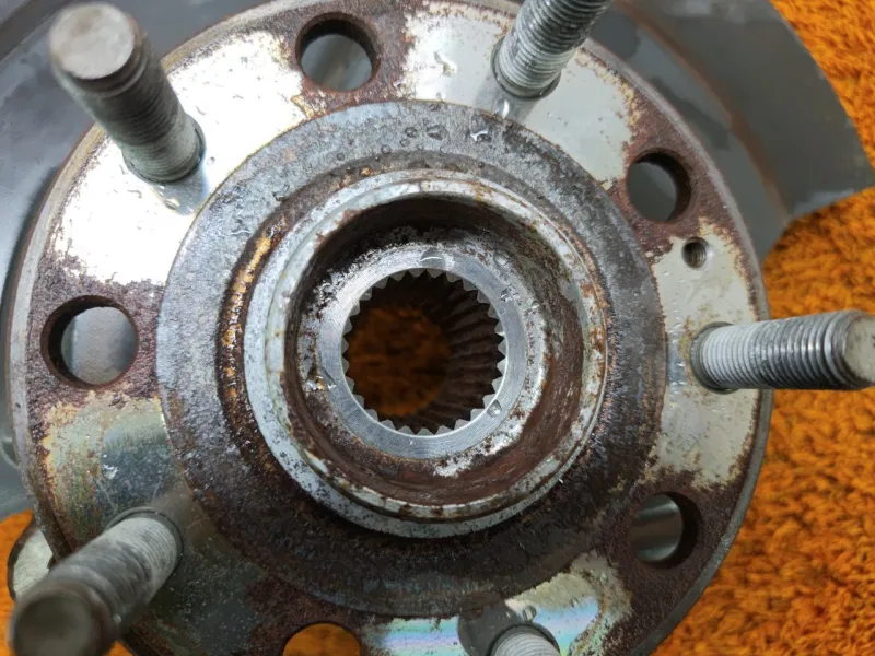 Кулак поворотный