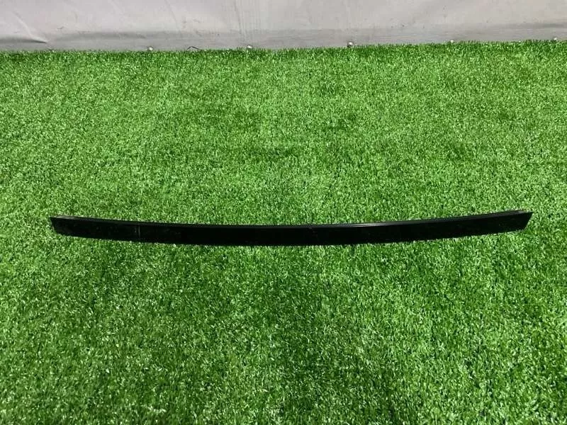 Направляющая стекла двери