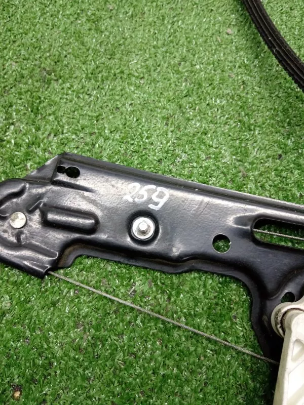 Стеклоподъемник BMW 1-Series 2004 51337138465 E87, передний левый