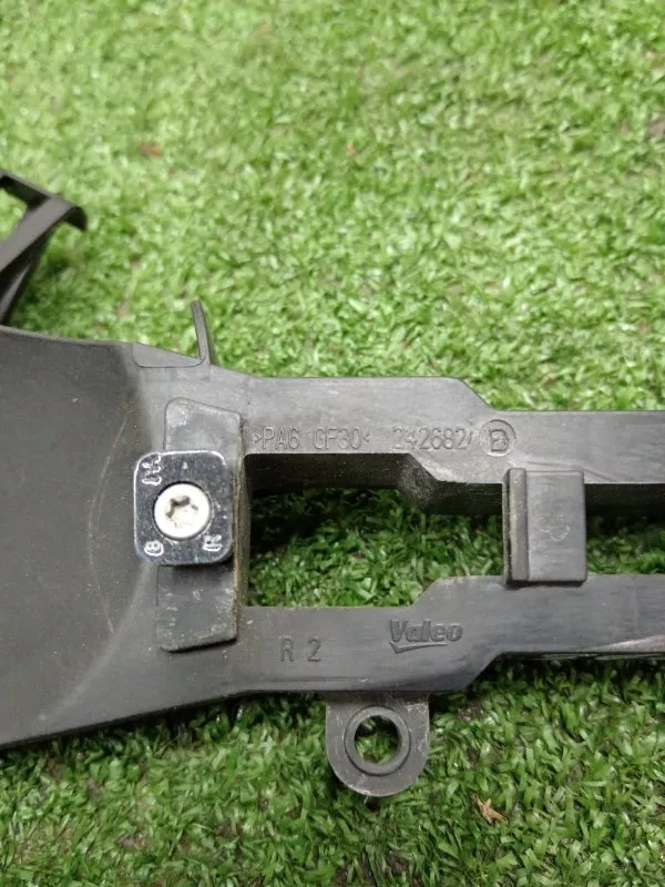 Кронштейн ручки двери