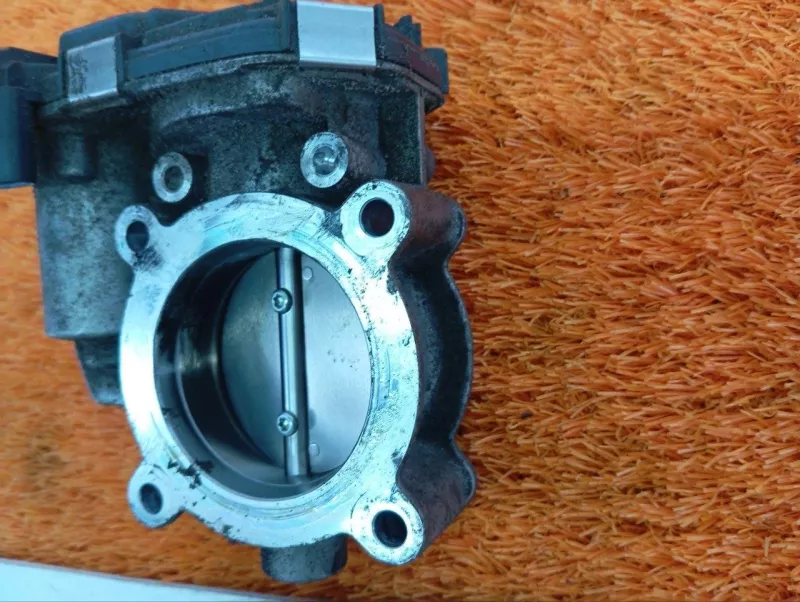 Дроссельная заслонка