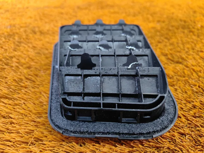 Решетка вентиляционная