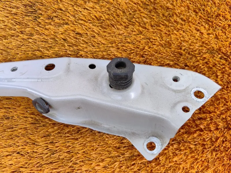 Крепление фары