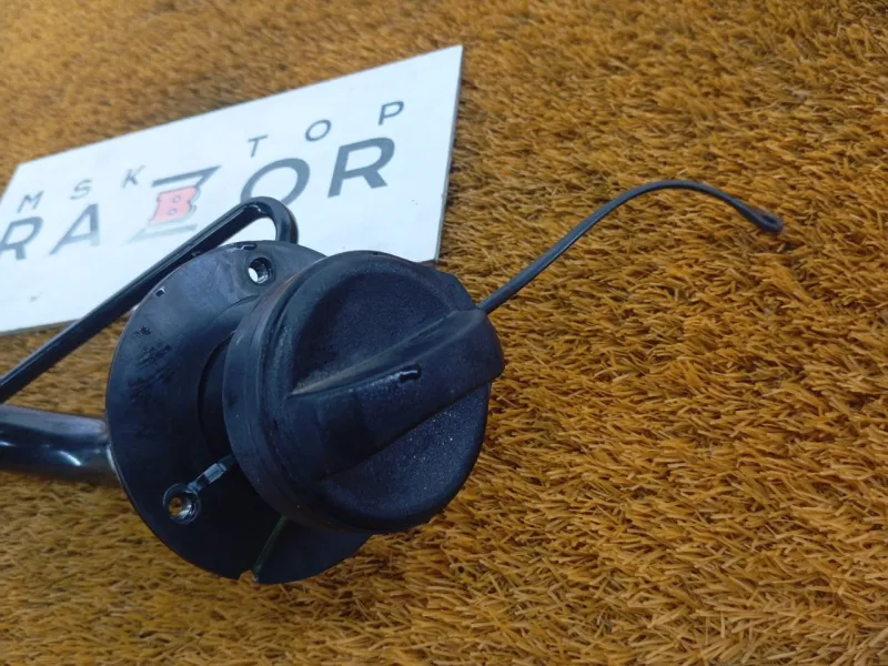 Горловина топливного бака