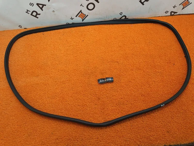 Уплотнитель проема двери