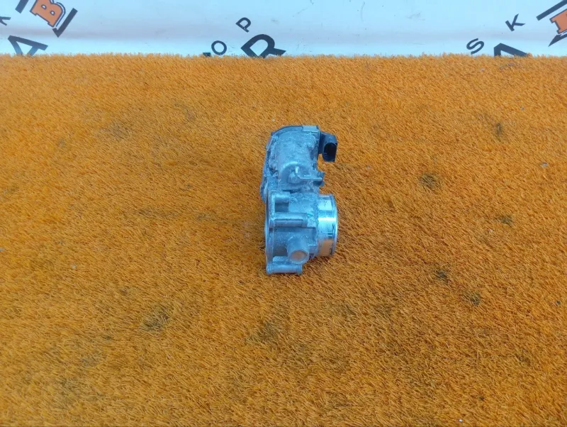 Дроссельная заслонка