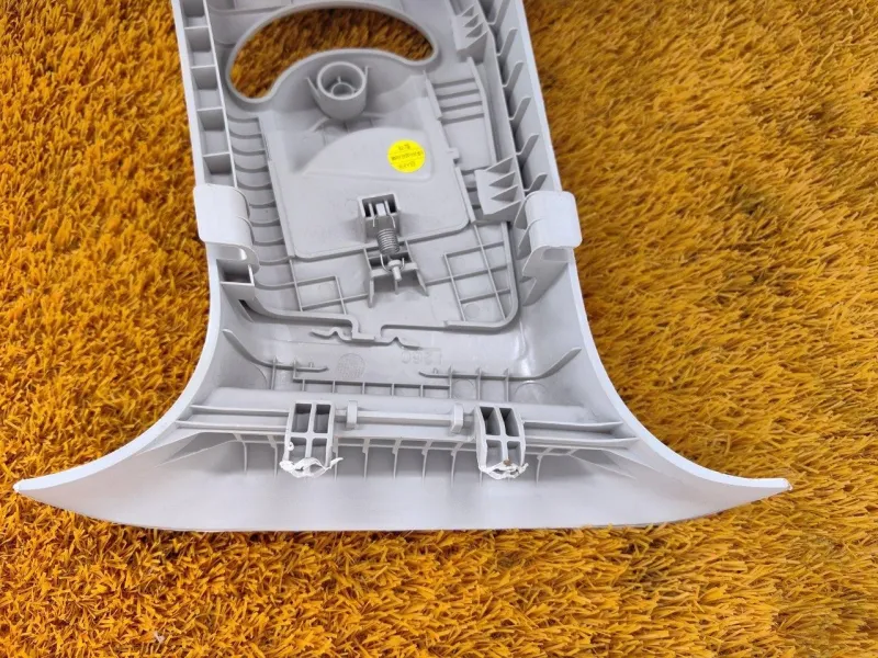 Обшивка центральной стойки