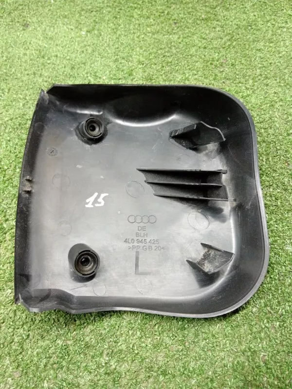 Обшивка двери багажника Audi Q7 2011 4L0945425 4L, левая