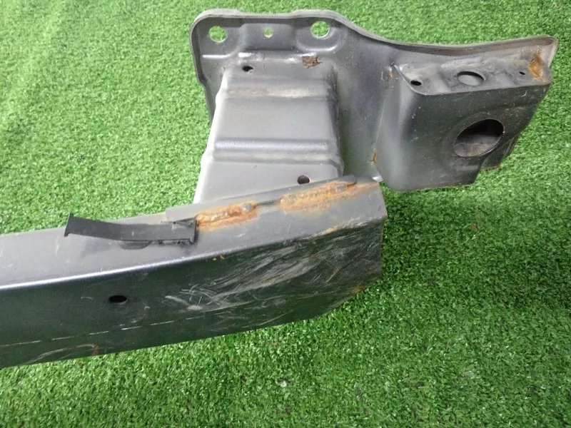 Усилитель бампера