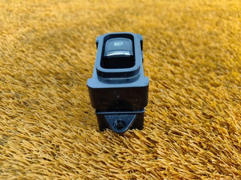 Кнопка стеклоподъемника