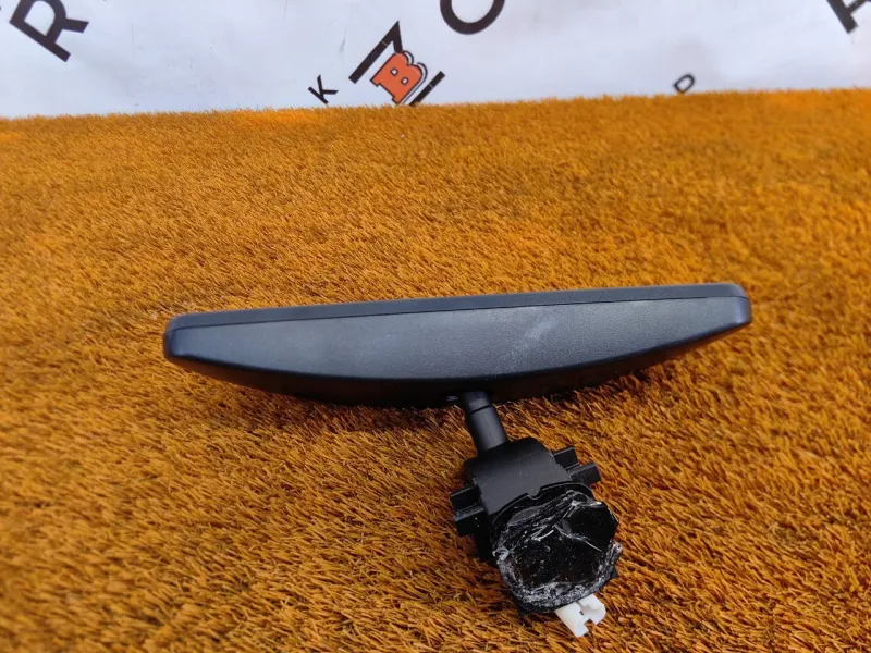 Зеркало заднего вида