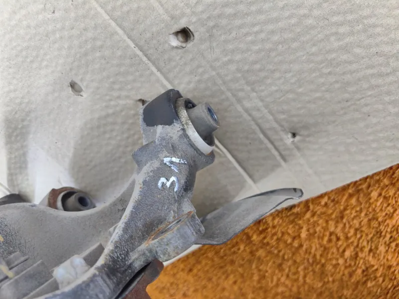 Кулак поворотный