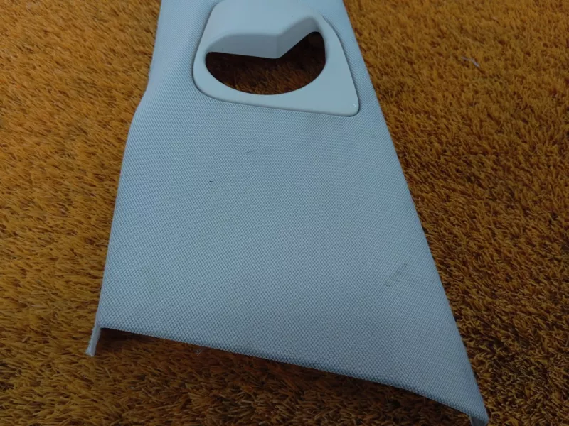 Обшивка центральной стойки