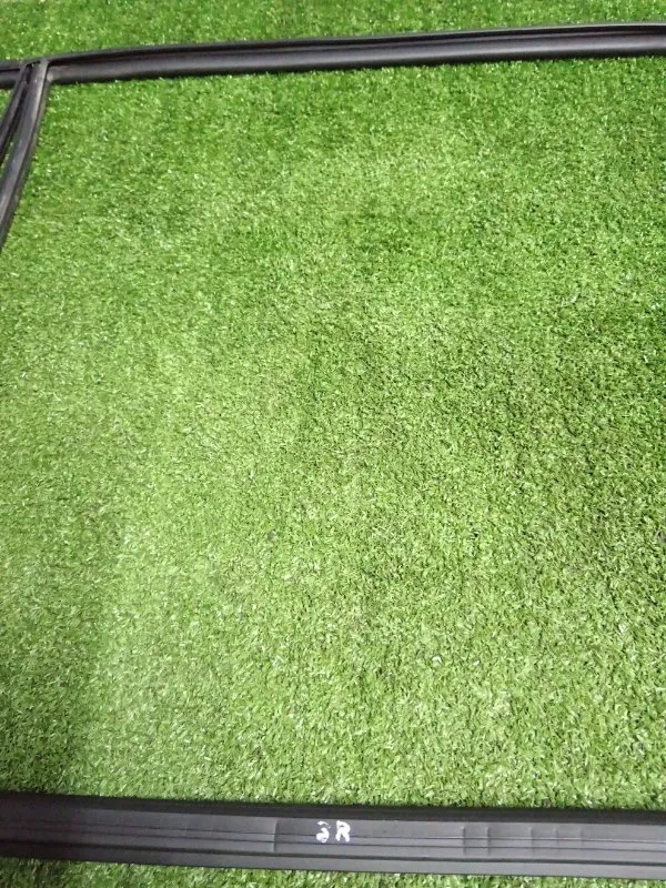 Уплотнитель стекла двери