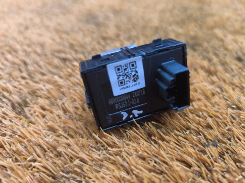 Кнопка стеклоподъемника