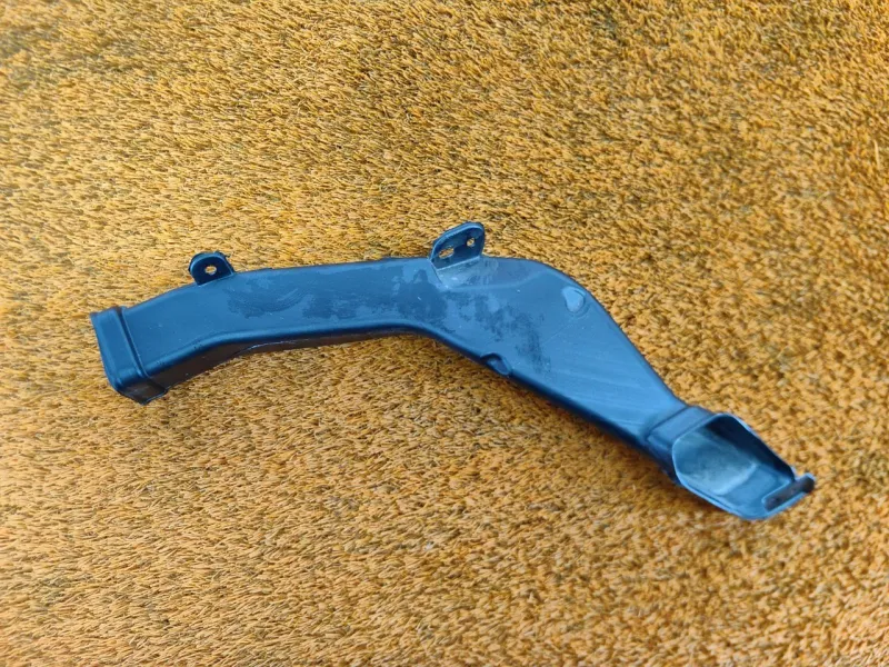 Воздуховод отопителя