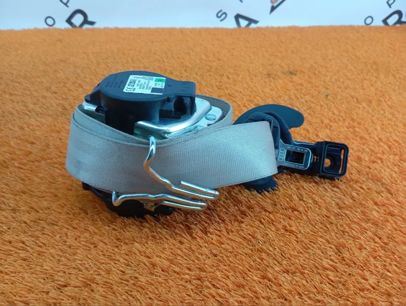 Ремень безопасности