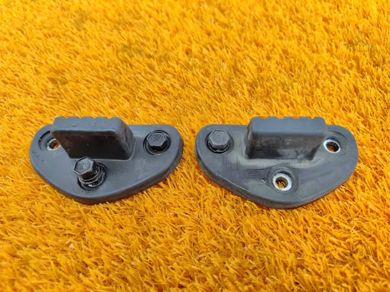 Отбойник крышки багажника