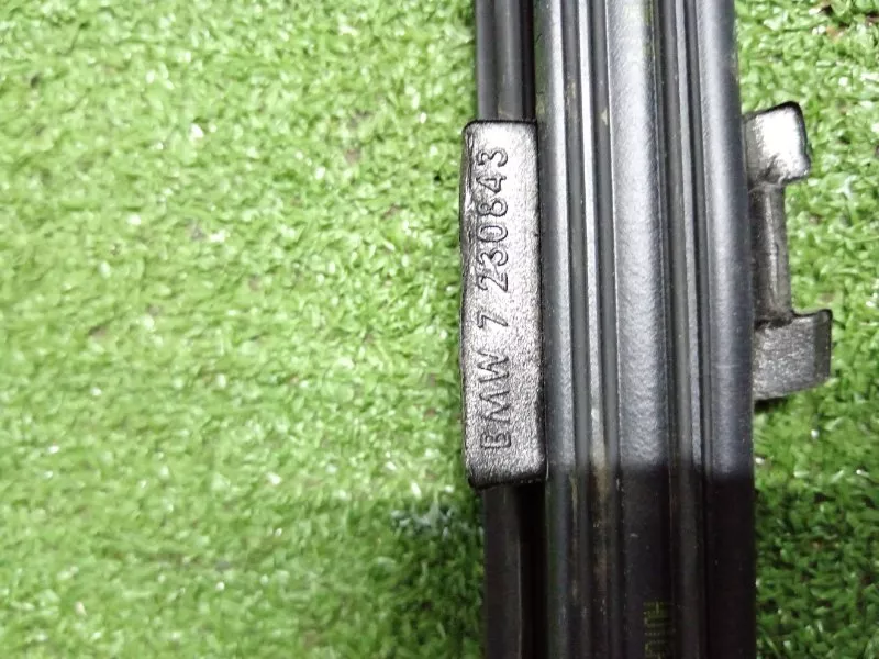 Уплотнитель стекла двери