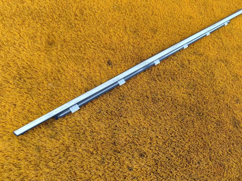 Уплотнитель стекла двери