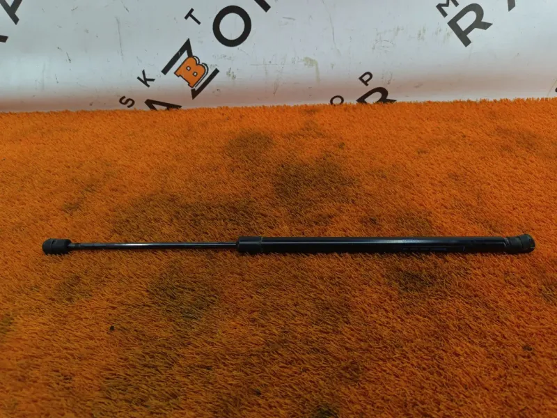 Амортизатор крышки багажника