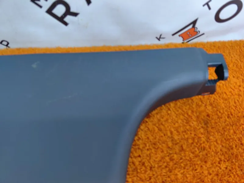 Обшивка центральной стойки