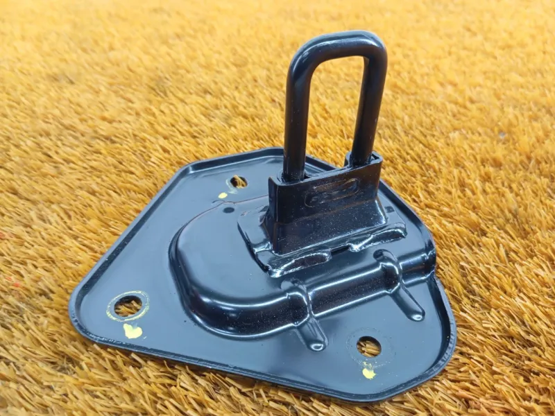 Замок спинки сиденья