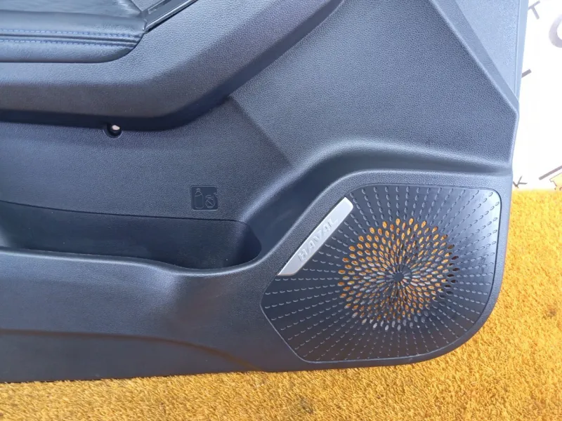 Обшивка двери