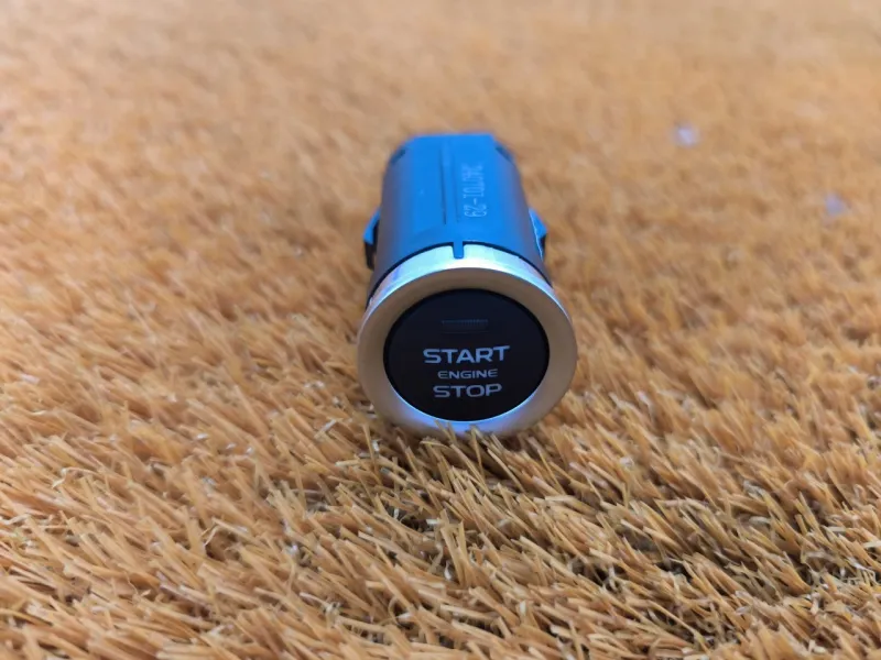 Кнопка запуска двигателя