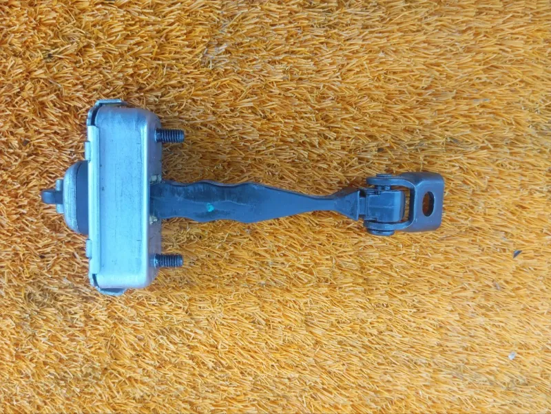 Ограничитель двери