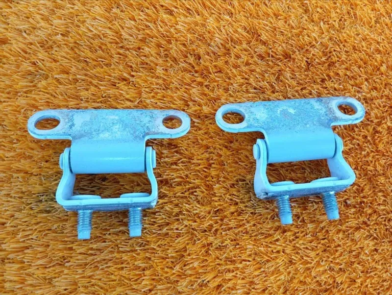 Петля двери багажника