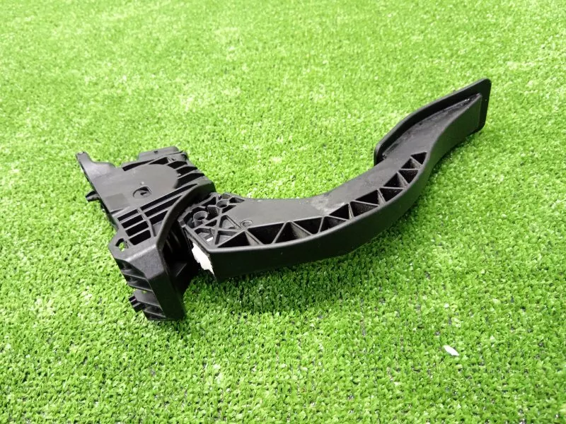 Педаль газа