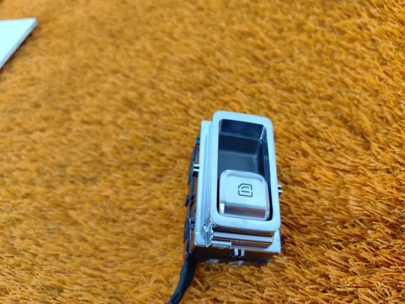 Кнопка стеклоподъемника