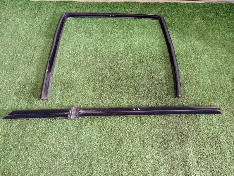 Уплотнитель стекла двери