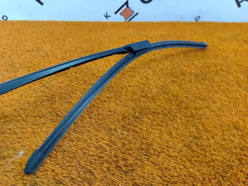 поводок стеклоочистителя