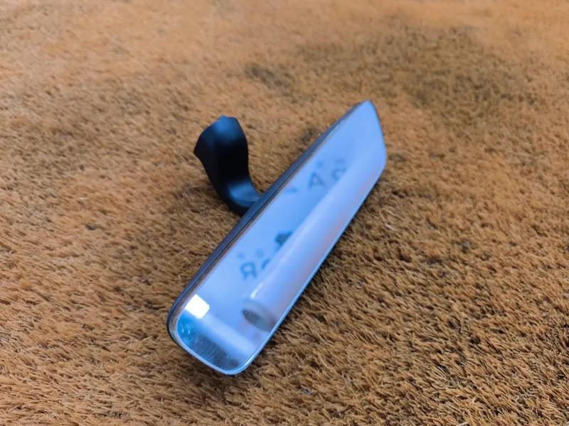 Зеркало заднего вида