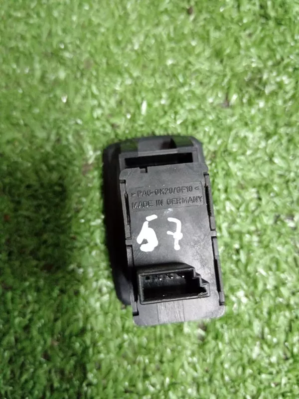 Кнопка стеклоподъемника