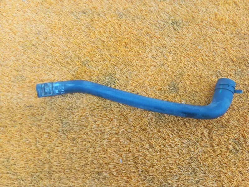 Патрубок радиатора