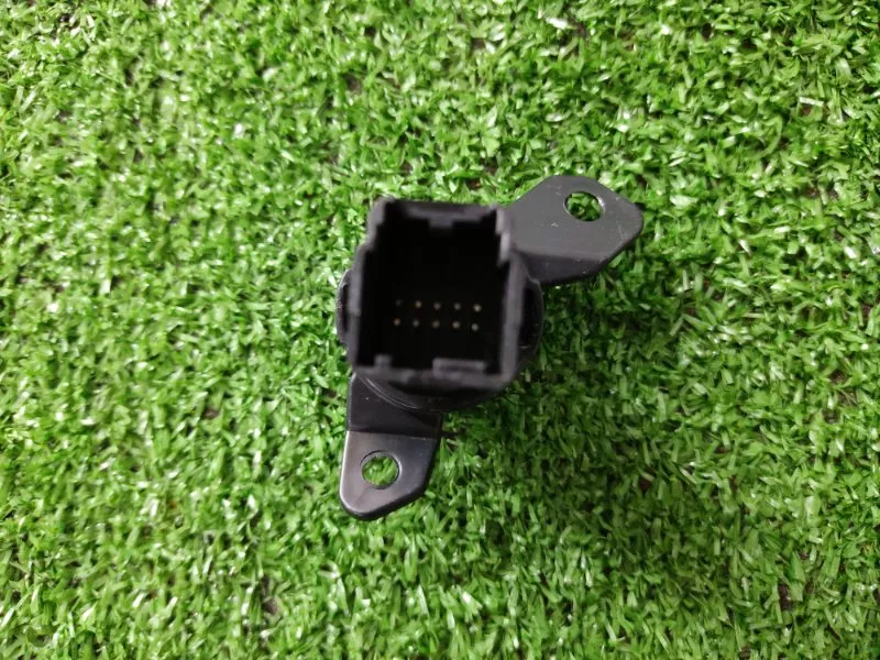 Кнопка запуска двигателя