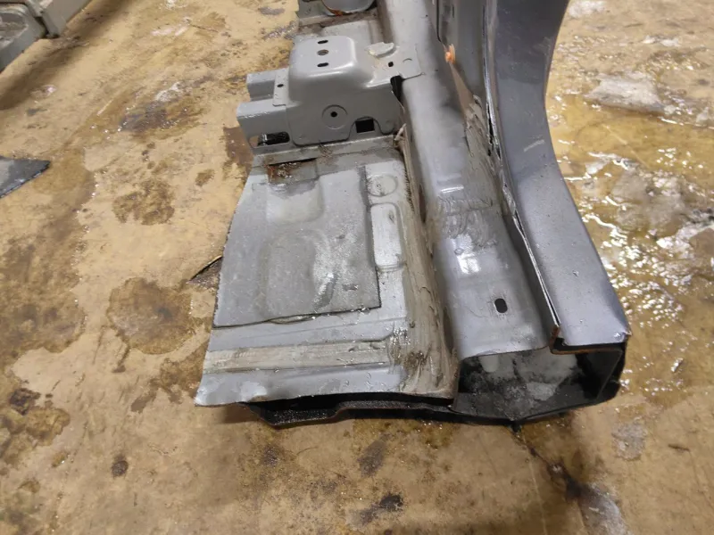 Порог с центральной стойкой Chery Tiggo 4 PRO 2023 502000843AAADYJ SQRE4G15C, правый