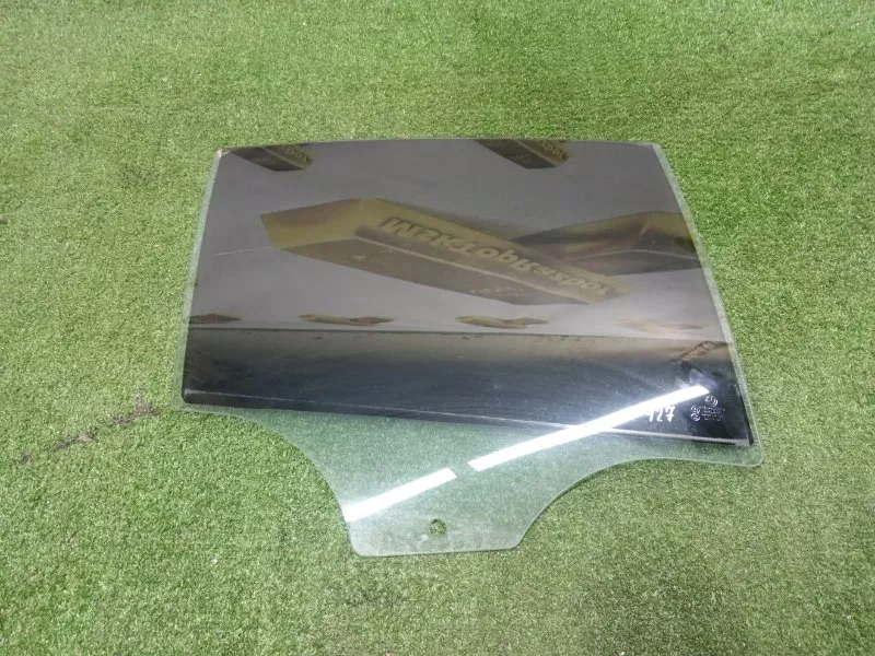 Стекло двери BMW 5-Series 2011 51357182118 F10, заднее правое