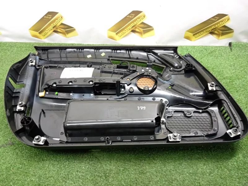 Обшивка двери Audi A6 2006 4F2867106A C6, передняя правая