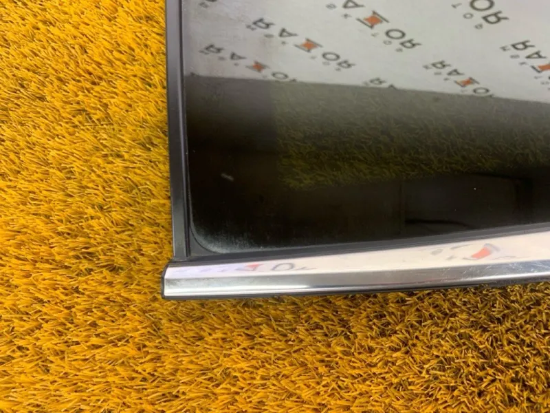 Форточка задняя