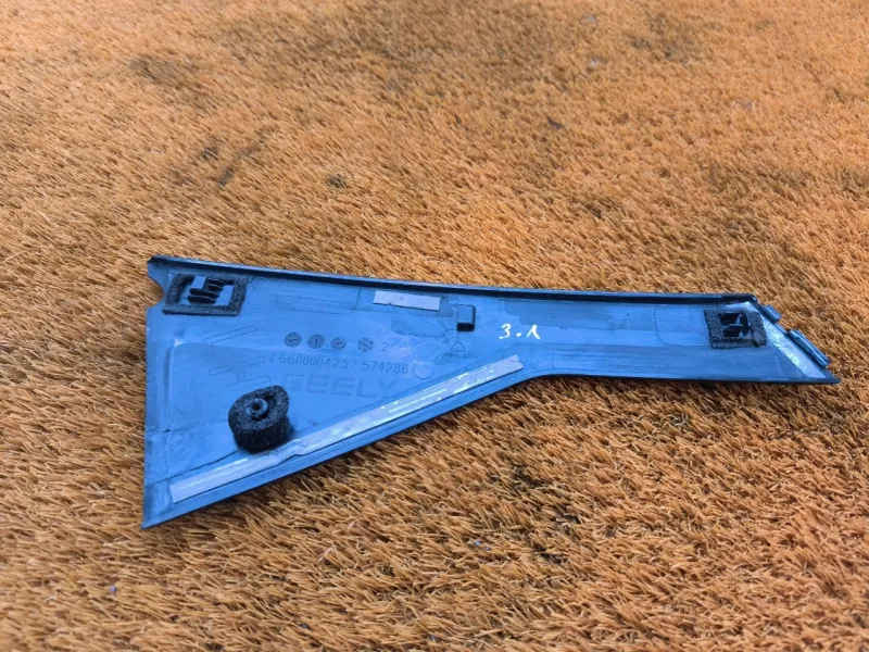 Молдинг двери