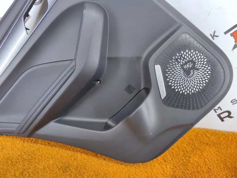 Обшивка двери