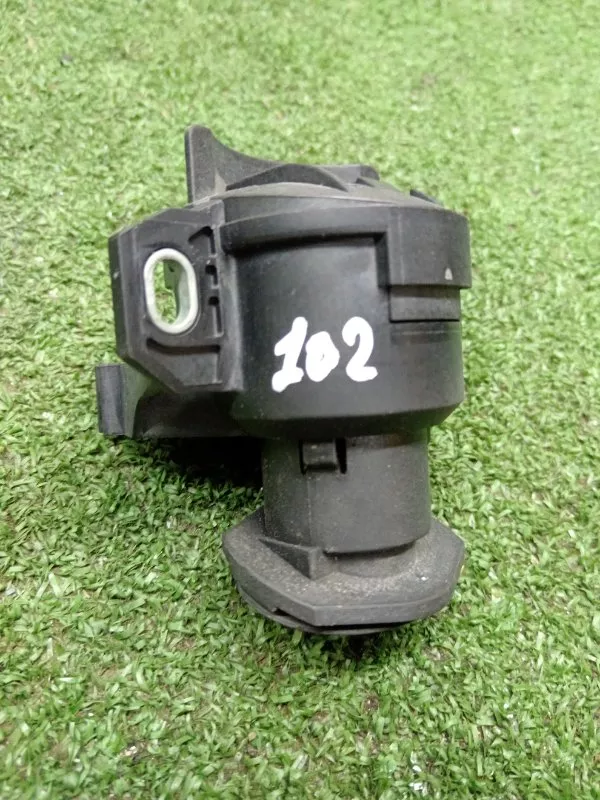 Личинка замка багажника