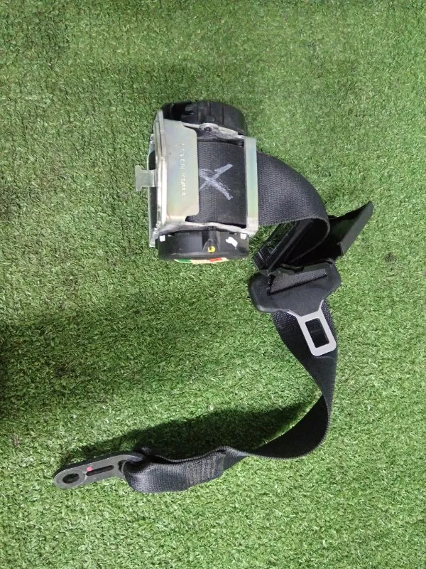 Ремень безопасности