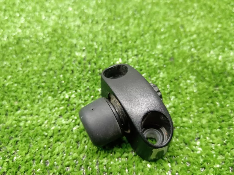 Отбойник крышки багажника