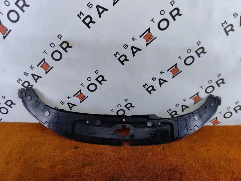 Накладка замка капота