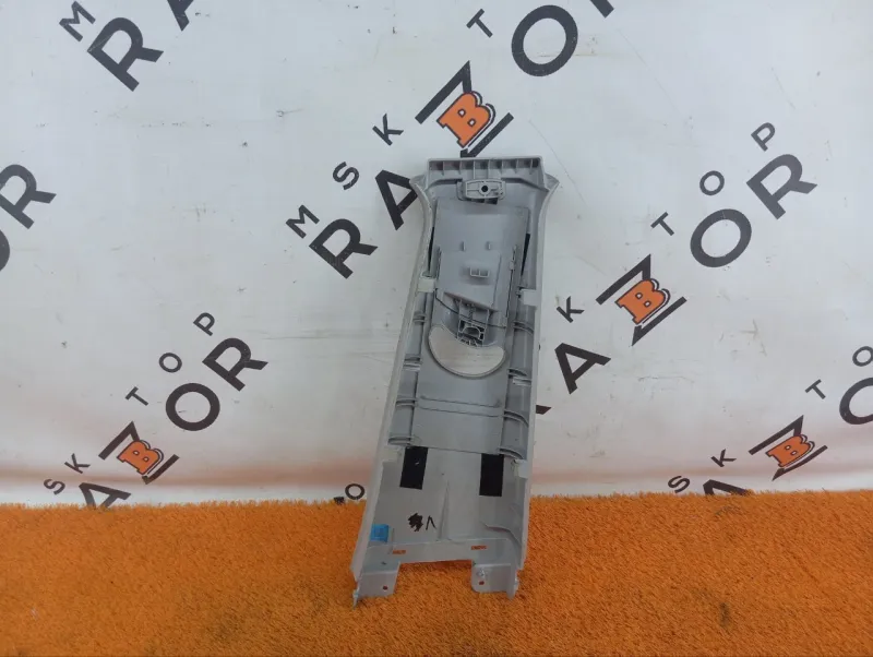 Обшивка центральной стойки